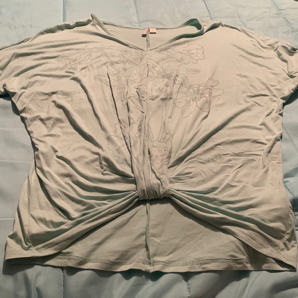 Tourquise blouse with flowers